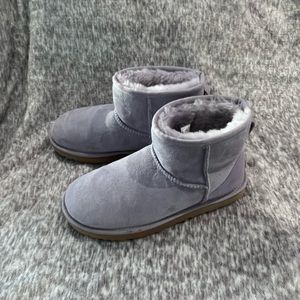 Ugg Mini Classic, lavender colored.Not in original box.